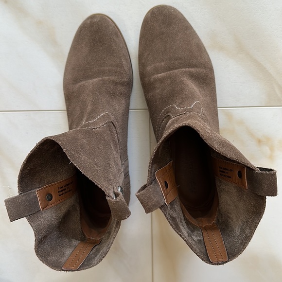 FRYE & CO Suede Booties - Picture 8 of 10